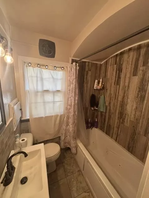 Bath - 2025 E Avenue NE, Cedar Rapids, IA 52402 photo 1 of 1