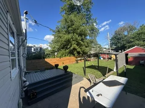 Exterior - 2025 E Avenue NE, Cedar Rapids, IA 52402 photo 2 of 3