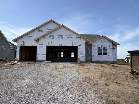 1095 Berkshire Ln, North Liberty, IA 52317