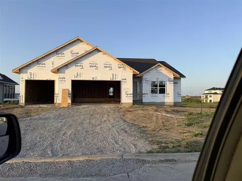 1095 Berkshire Ln, North Liberty, IA 52317