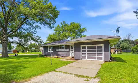 507 E Washington Ave, Keota, IA 52248