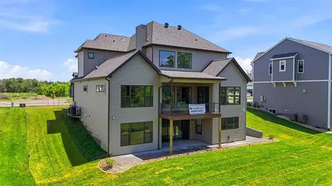 Exterior - 405 Macbride Trl, Solon, IA 52333 photo 7 of 11