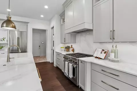 Kitchen - 405 Macbride Trl, Solon, IA 52333 photo 7 of 9