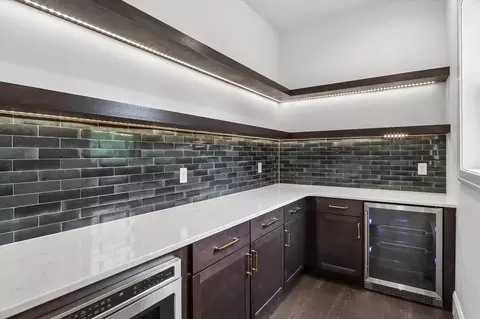 Kitchen - 405 Macbride Trl, Solon, IA 52333 photo 8 of 9