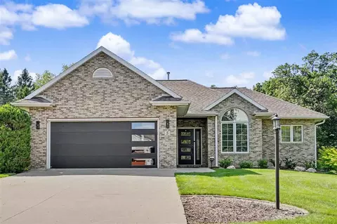5 E Dovetail Pl, Coralville, IA 52241