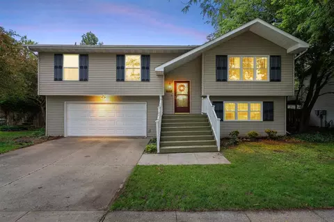 1953 Lakeside Dr, Iowa City, IA 52240