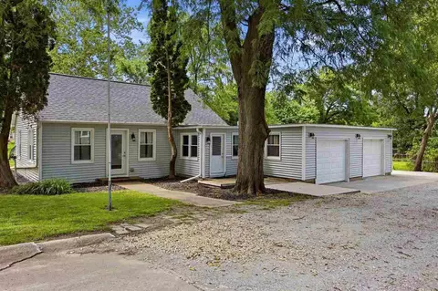 2112 F St, Iowa City, IA 52245