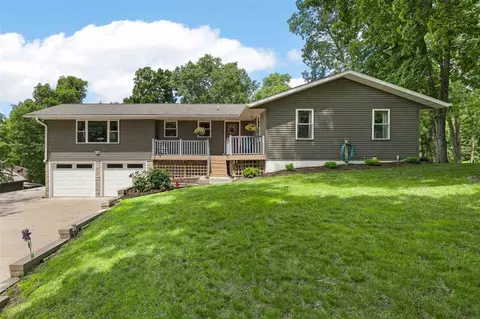 2459 125th Dr, Marengo, IA 52301