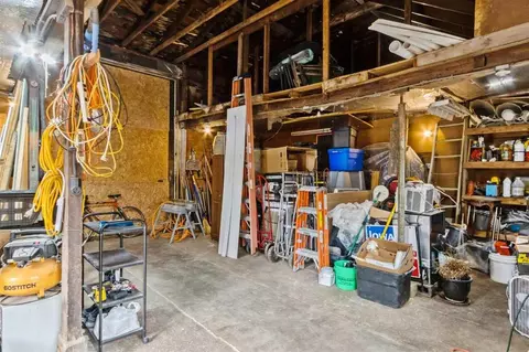 515 3rd Ave, Iowa City, IA 52245