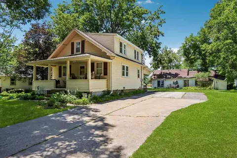 515 3rd Ave, Iowa City, IA 52245