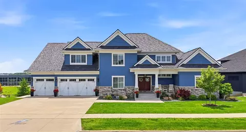 1515 Salm Dr, North Liberty, IA 52317