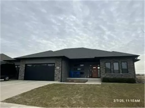 1875 Stone Creek Cir, North Liberty, IA 52317