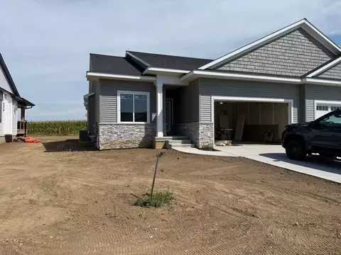 1290 Berkshire Ln, North Liberty, IA 52317