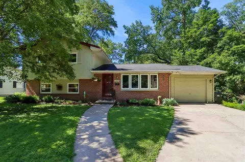 1429 Glendale Rd, Iowa City, IA 52245