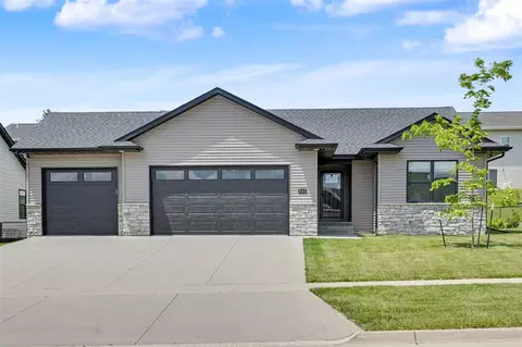 565 Dakota Ave, Tiffin, IA 52340