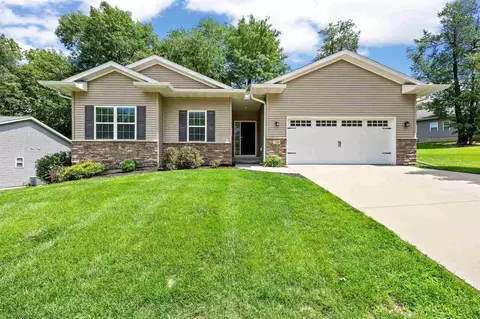 1149 Manitou Trl, Iowa City, IA 52245