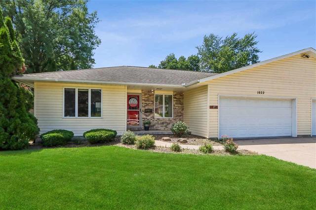 1022 Chatham Dr, Williamsburg, IA 52361