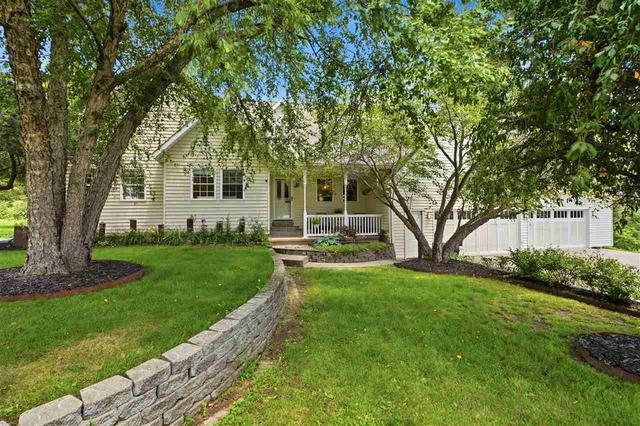 2484 Robbins Ct, Washington, IA 52353
