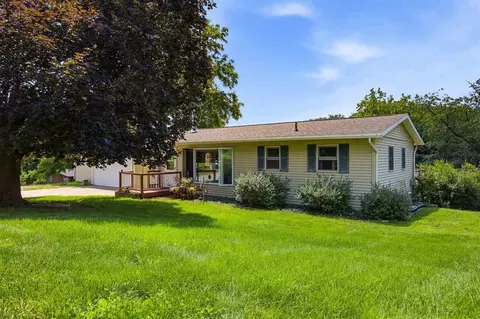 3429 Ridgecrest Dr, North Liberty, IA 52317