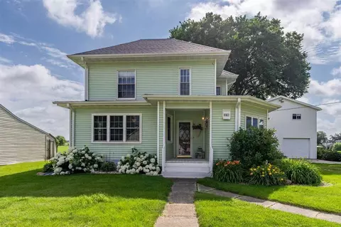 316 N Washington St, Wyoming, IA 52362