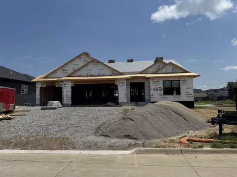 652 Rock Ridge Rd, Tiffin, IA 52340