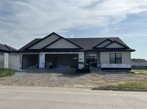652 Rock Ridge Rd, Tiffin, IA 52340