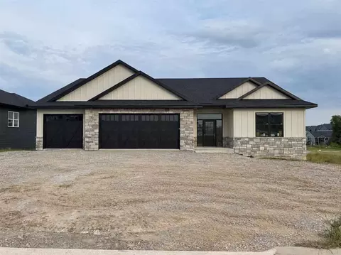 652 Rock Ridge Rd, Tiffin, IA 52340