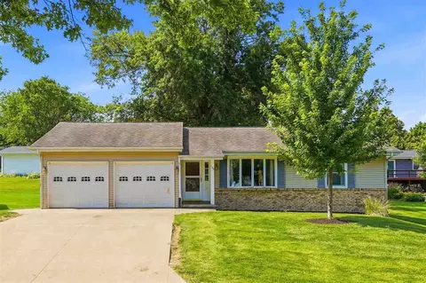 103 Valley, Williamsburg, IA 52361