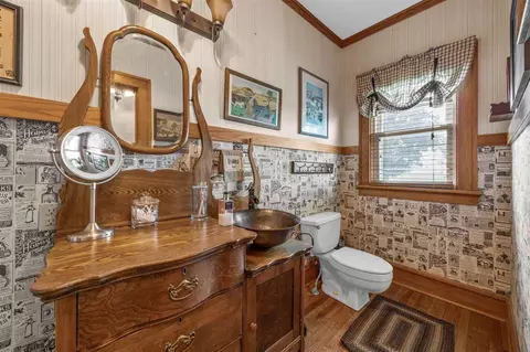 Bath - 6453 31st Ave, Shellsburg, IA 52332 photo 2 of 4