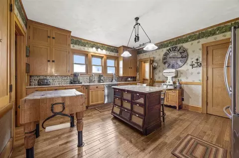 Kitchen - 6453 31st Ave, Shellsburg, IA 52332 photo 3 of 10