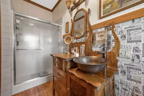 Bath - 6453 31st Ave, Shellsburg, IA 52332 photo 1 of 4