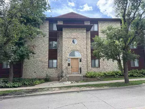 25 Lincoln Ave #13, Iowa City, IA 52246
