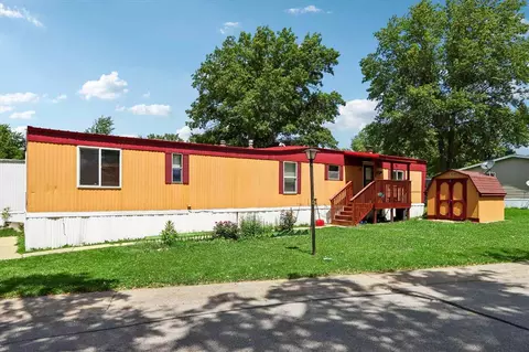2100 Scott Blvd #TRLR 89, Iowa City, IA 52240
