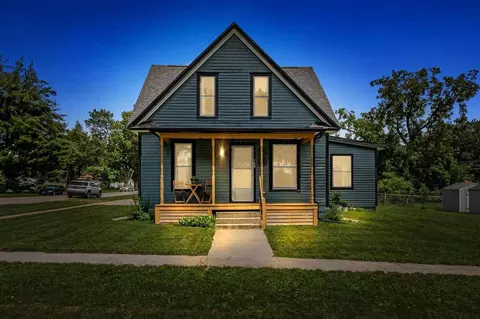 160 N George St, North Liberty, IA 52317