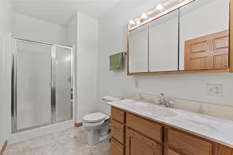 Bath - 101 E 13th St, Sumner, IA 50674 photo 4 of 4