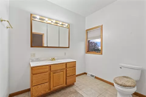 Bath - 101 E 13th St, Sumner, IA 50674 photo 2 of 4