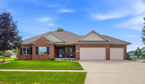 1740 Timber Wolf Dr, North Liberty, IA 52317