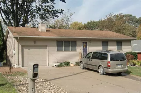 1904 Hammann St, Muscatine, IA 52761