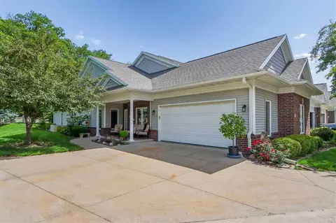28 Trevose Pl, Iowa City, IA 52245