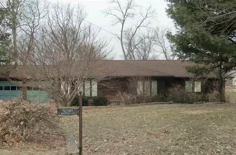 3 Magnolia Cir, Muscatine, IA 52761