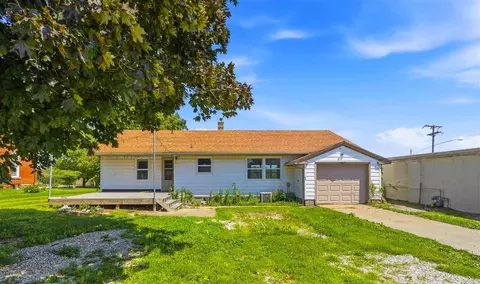 109 W Broad St, North English, IA 52316