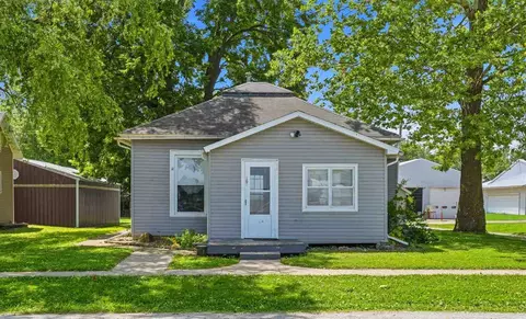 107 W Front St, Wayland, IA 52654