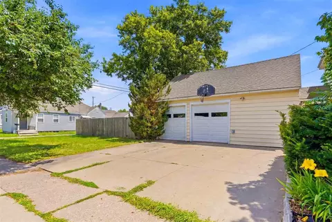 Exterior - 402 E Main St, Washington, IA 52353 photo 10 of 10