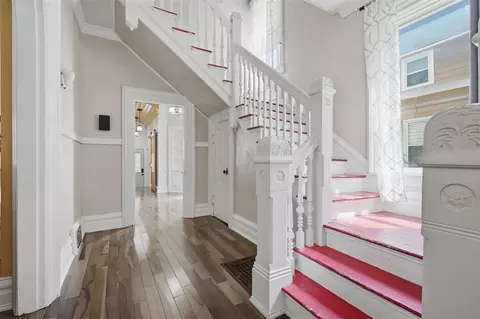 Entry Way - 402 E Main St, Washington, IA 52353 photo 1 of 3