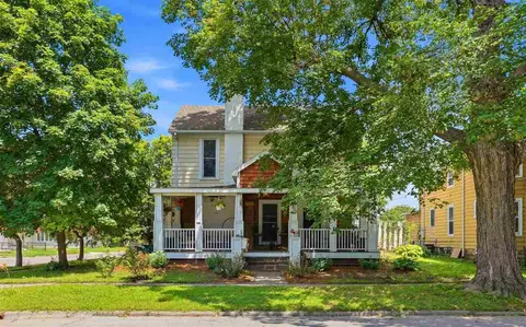 402 E Main St, Washington, IA 52353