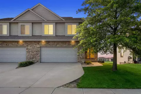 132 S Park Ridge Rd, North Liberty, IA 52317