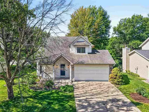 45 Heron Cir, Iowa City, IA 52245