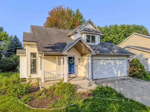 45 Heron Cir, Iowa City, IA 52245
