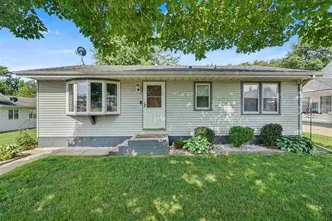 321 Rose Ave, Swisher, IA 52338