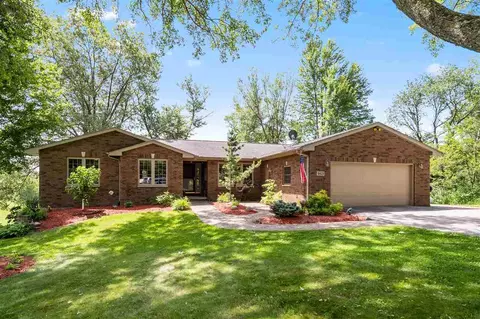 4823 NE Rapid Creek Rd, Iowa City, IA 52240